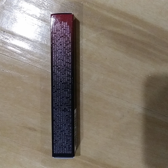 NIB. LOVE ME LIQUID LIPCOLOUR MAC 💄 COSMETICS 493 E FOR EFFORTLESS - Picture 2 of 6